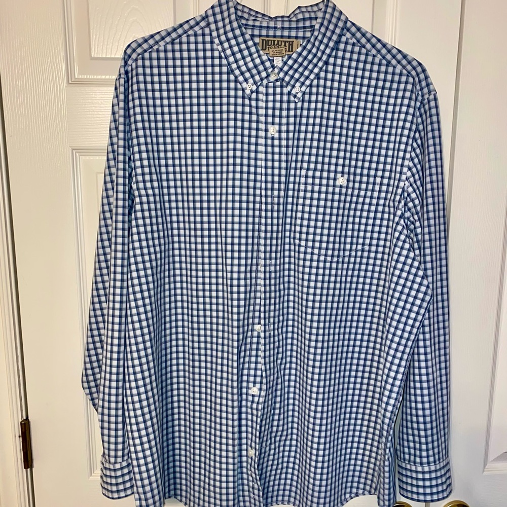 Mens Duluth Trade Co wrinkle fighter button up NWOT